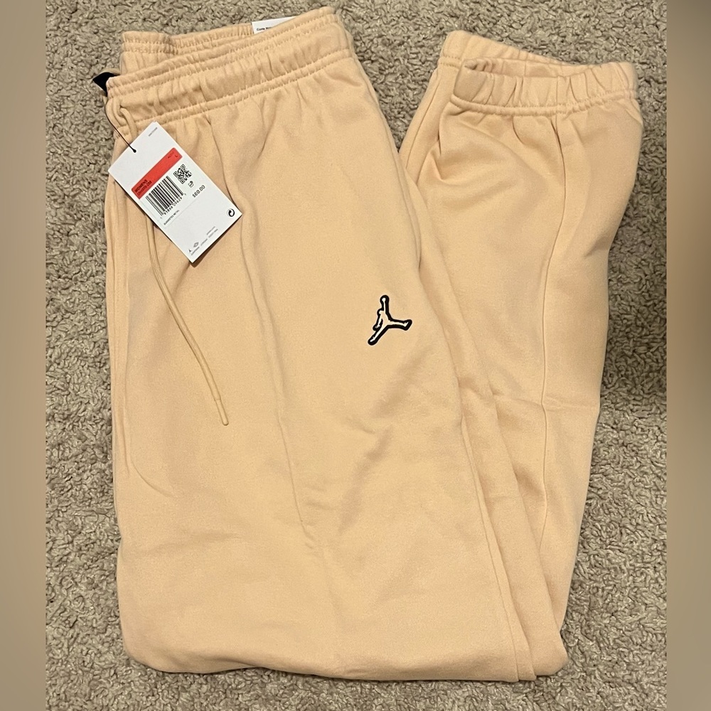 NWT NIKE WOMENS JOGGERS IN SZ LARGE